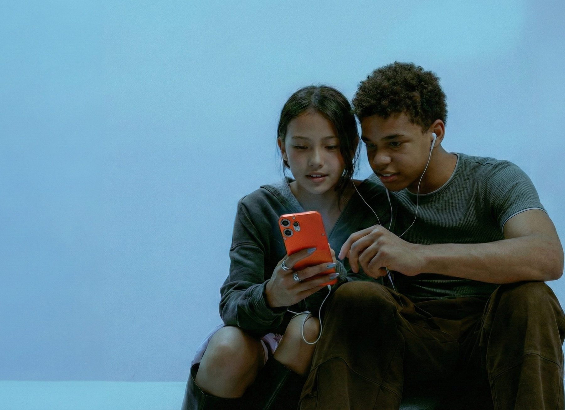 Your Top Priorities When Choosing Your Child’s First Smartphone in 2026